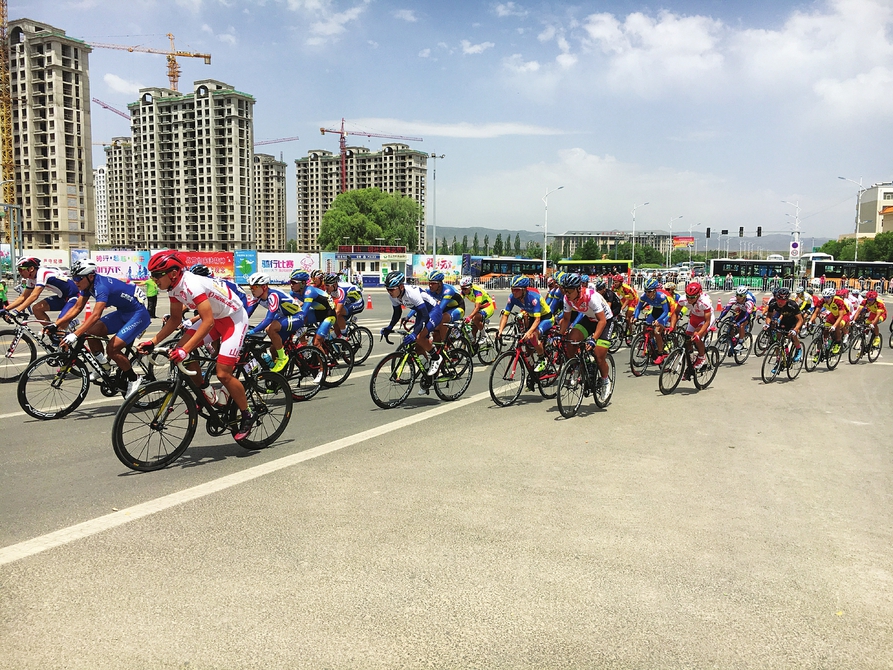 2018年中国公路自行车联赛在大同左云举行